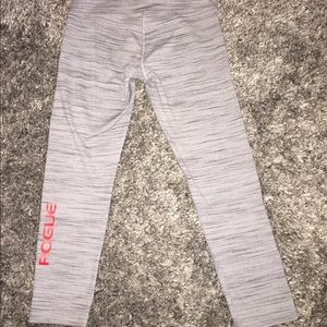 Rouge Size Small Crop leggings